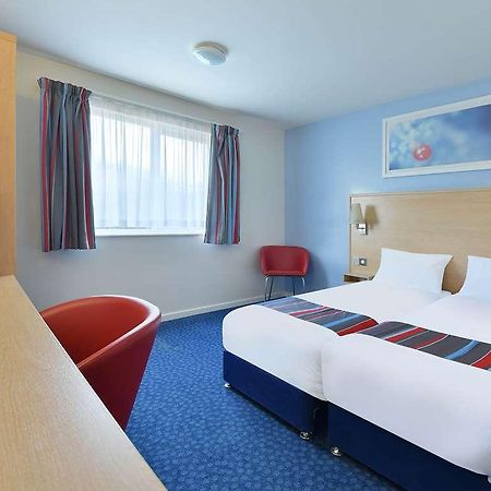 Travelodge Cirencester Room photo