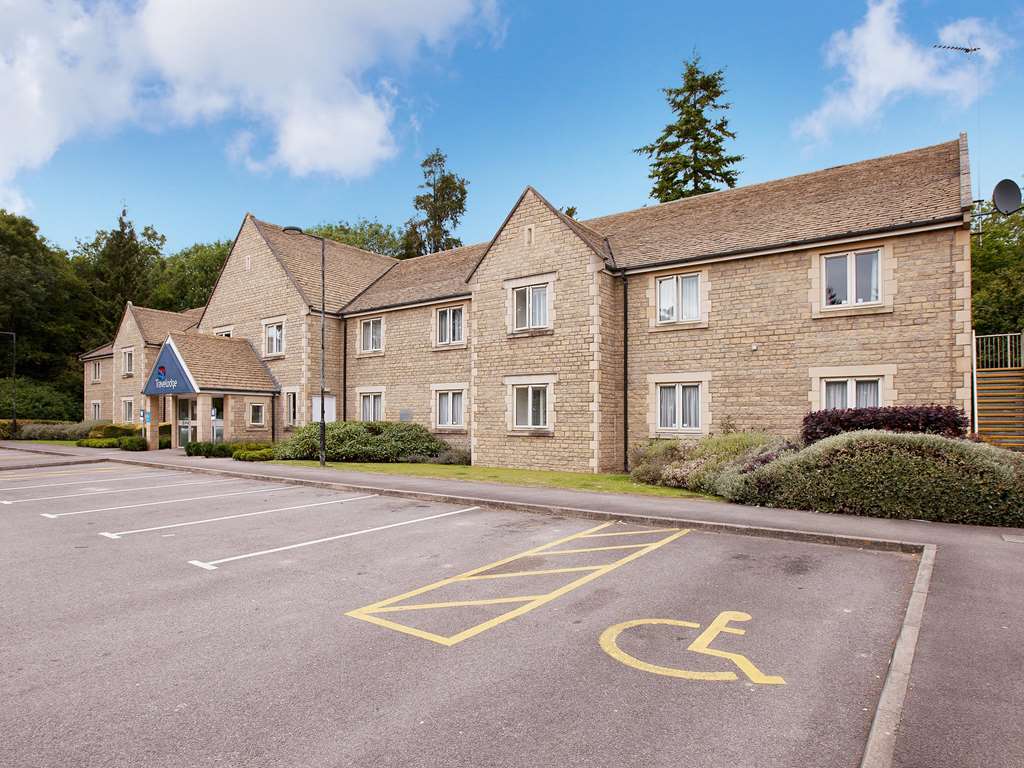 Travelodge Cirencester Exterior photo