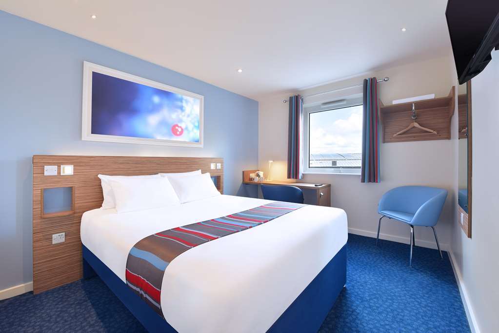 Travelodge Cirencester Room photo