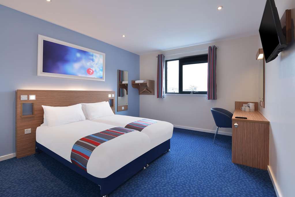 Travelodge Cirencester Room photo